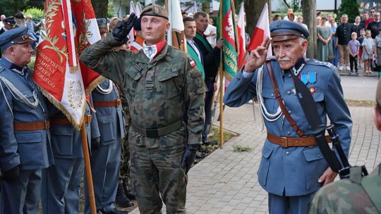 Uczestnicy obchodów 82. rocznicy Powstania Warszawskiego w Ciechanowie