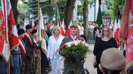 Uczestnicy obchodów 82. rocznicy Powstania Warszawskiego w Ciechanowie