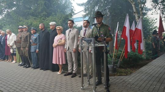 Uczestnicy obchodów 82. rocznicy Powstania Warszawskiego w Ciechanowie