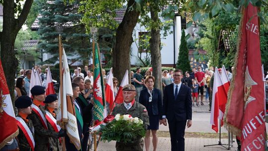 Uczestnicy obchodów 82. rocznicy Powstania Warszawskiego w Ciechanowie