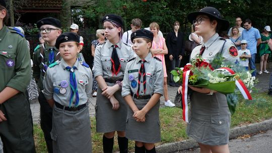 Uczestnicy obchodów 82. rocznicy Powstania Warszawskiego w Ciechanowie