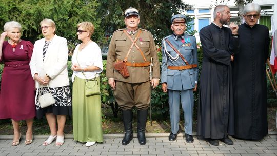 Uczestnicy obchodów 82. rocznicy Powstania Warszawskiego w Ciechanowie