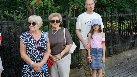 Uczestnicy obchodów 82. rocznicy Powstania Warszawskiego w Ciechanowie