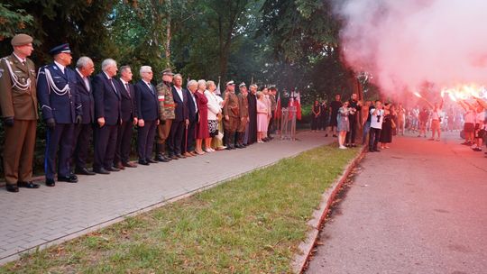 Uczestnicy obchodów 82. rocznicy Powstania Warszawskiego w Ciechanowie