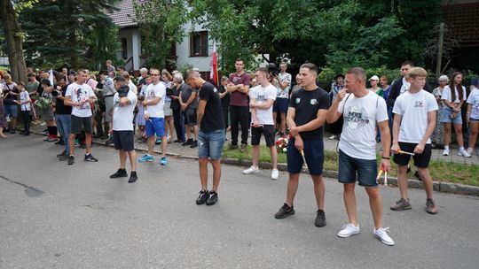 Uczestnicy obchodów 82. rocznicy Powstania Warszawskiego w Ciechanowie