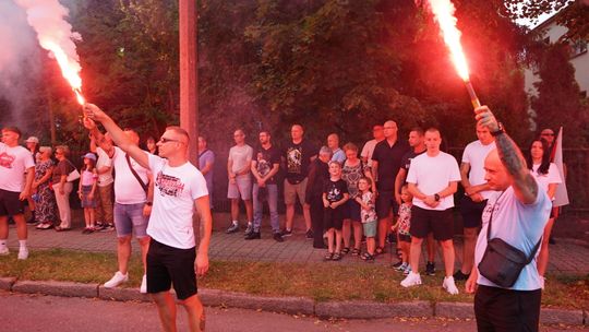 Uczestnicy obchodów 82. rocznicy Powstania Warszawskiego w Ciechanowie