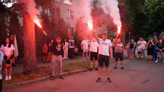 Uczestnicy obchodów 82. rocznicy Powstania Warszawskiego w Ciechanowie