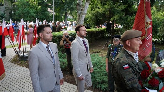 Uczestnicy obchodów 82. rocznicy Powstania Warszawskiego w Ciechanowie