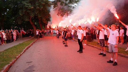 Uczestnicy obchodów 82. rocznicy Powstania Warszawskiego w Ciechanowie