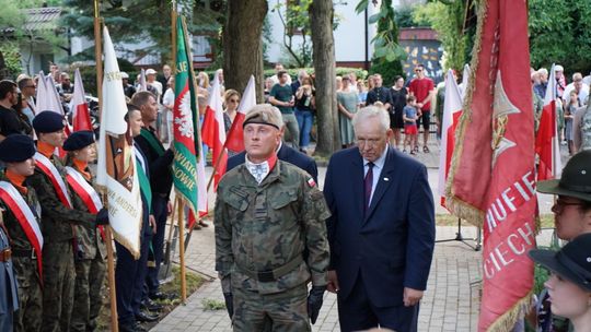 Uczestnicy obchodów 82. rocznicy Powstania Warszawskiego w Ciechanowie