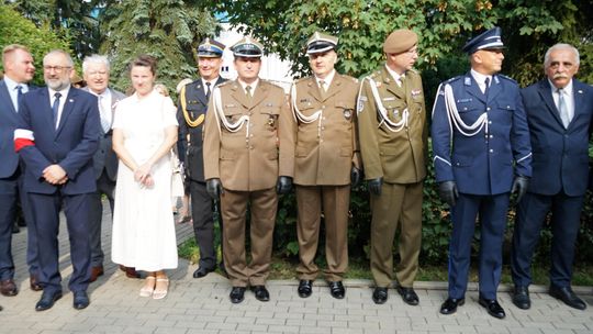 Uczestnicy obchodów 82. rocznicy Powstania Warszawskiego w Ciechanowie