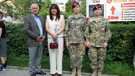 Uczestnicy obchodów 82. rocznicy Powstania Warszawskiego w Ciechanowie