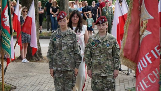 Uczestnicy obchodów 82. rocznicy Powstania Warszawskiego w Ciechanowie