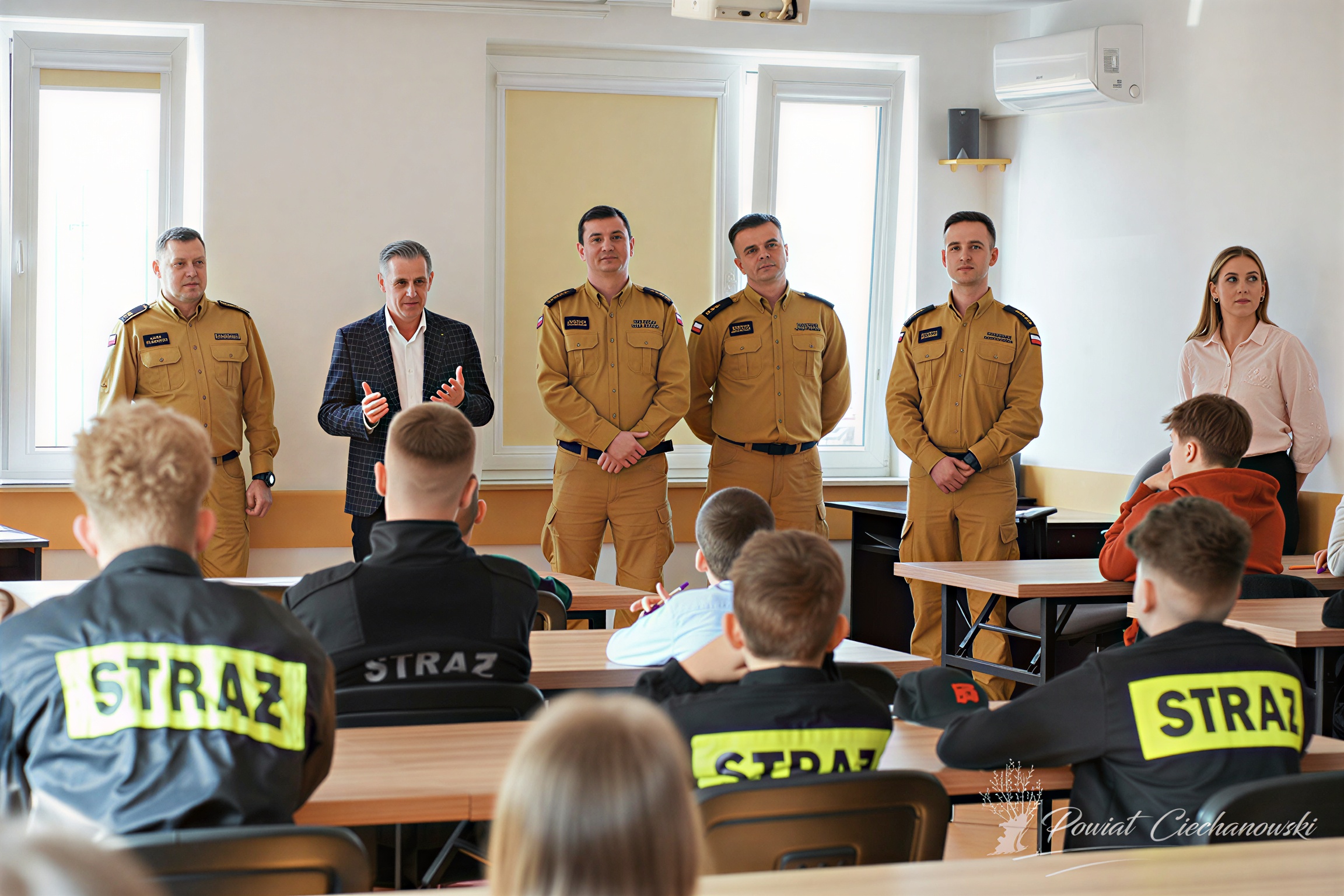 Strażacy i młodzież